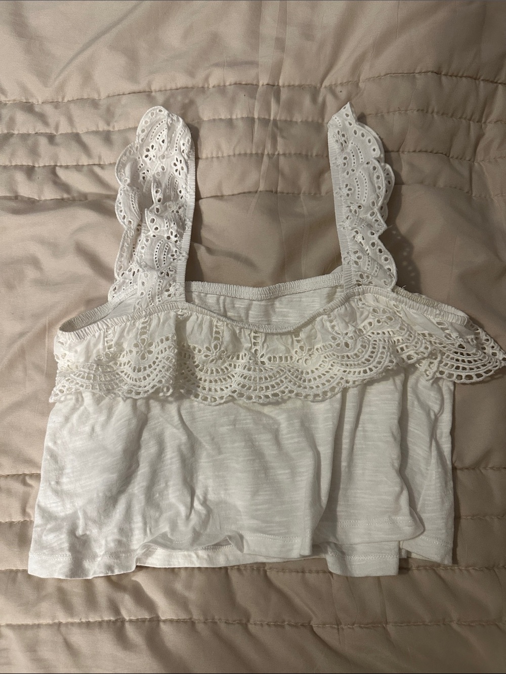 Forever 21 White Eyelet Lace Cropped Tank - Picture 3 of 3